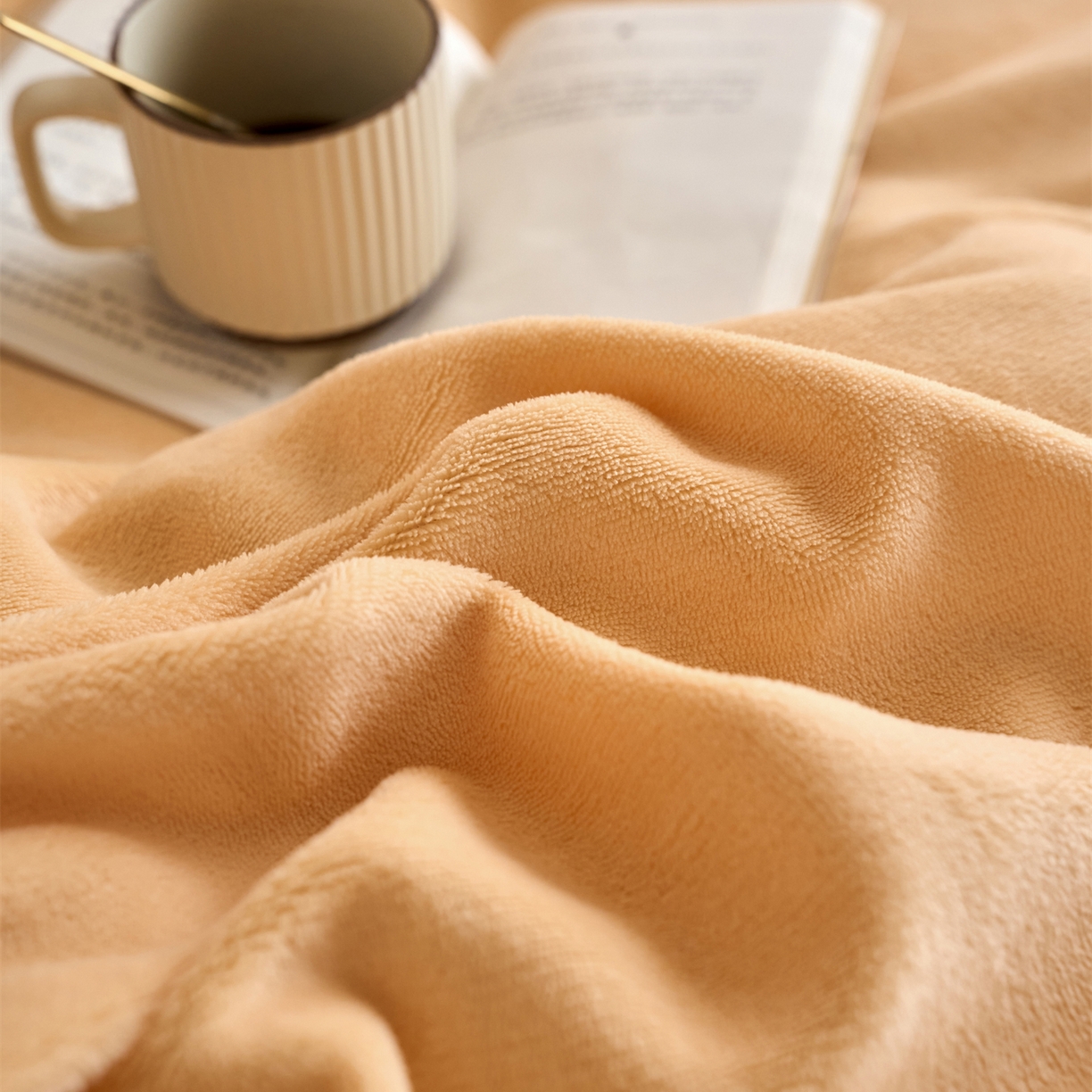 91家纺网 家纺一手货源 找家纺 兰紫橙家纺 2025新款简约纯色牛奶绒毛毯 雏菊黄