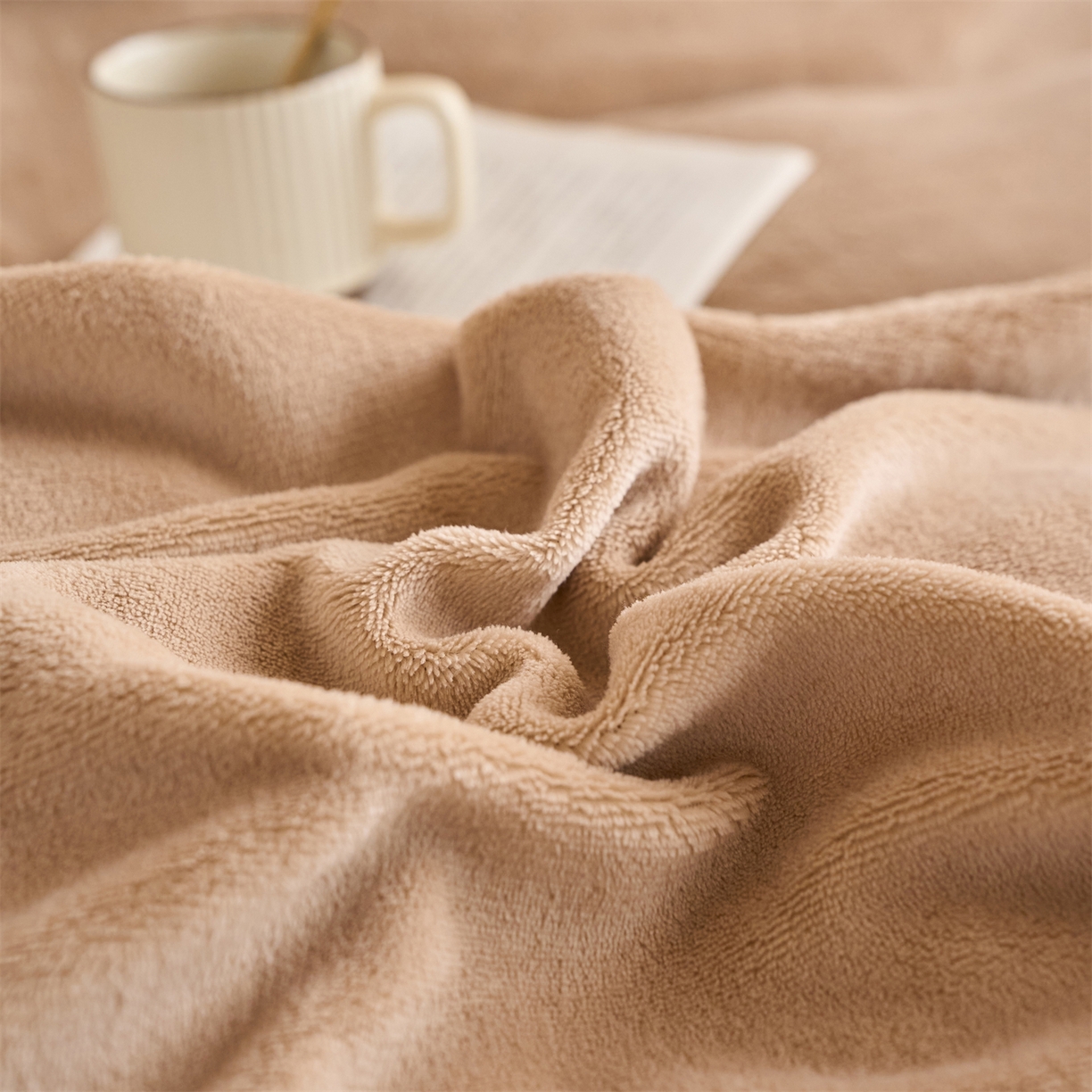 91家纺网 家纺一手货源 找家纺 兰紫橙家纺 2025新款简约纯色牛奶绒毛毯 奶油驼