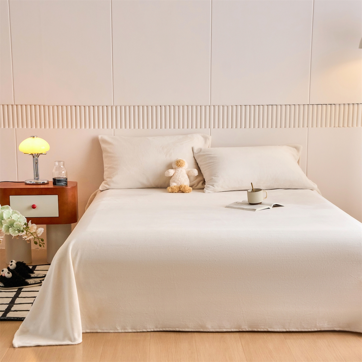 兰紫橙家纺 2025新款简约纯色牛奶绒毛毯 奶昔白