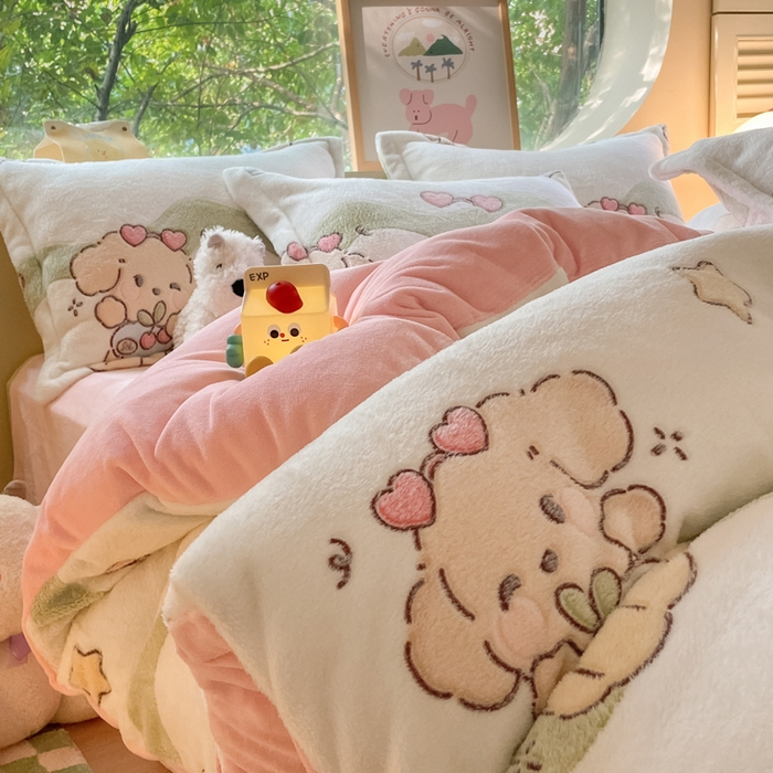 91家纺网 家纺一手货源 找家纺 慕尚家纺 2025新款高克重印花雪花绒四件套 爱心狗