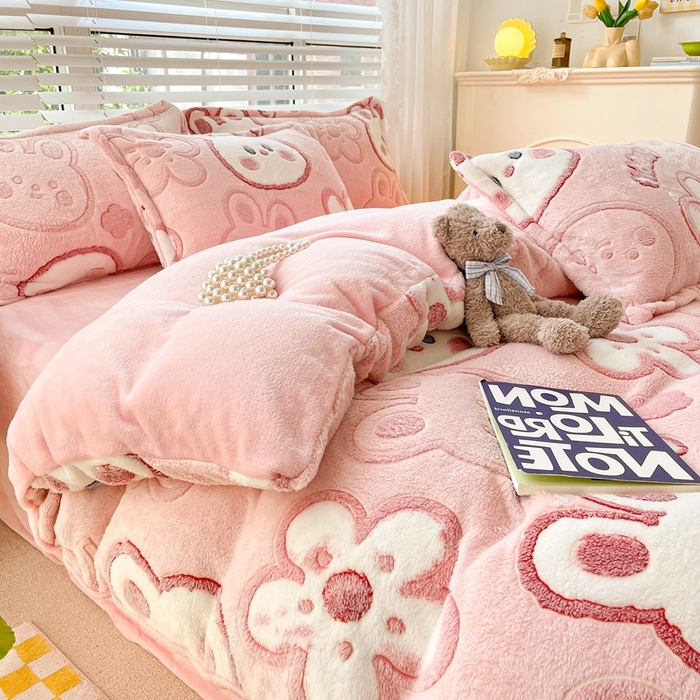 91家纺网 家纺一手货源 找家纺 慕尚家纺 2025新款高克重印花雪花绒四件套 花花小兔