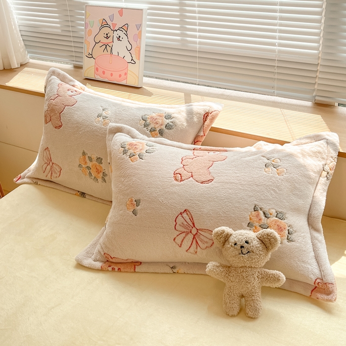 91家纺网 家纺一手货源 找家纺 慕尚家纺 2025新款高克重印花雪花绒四件套 糯米熊