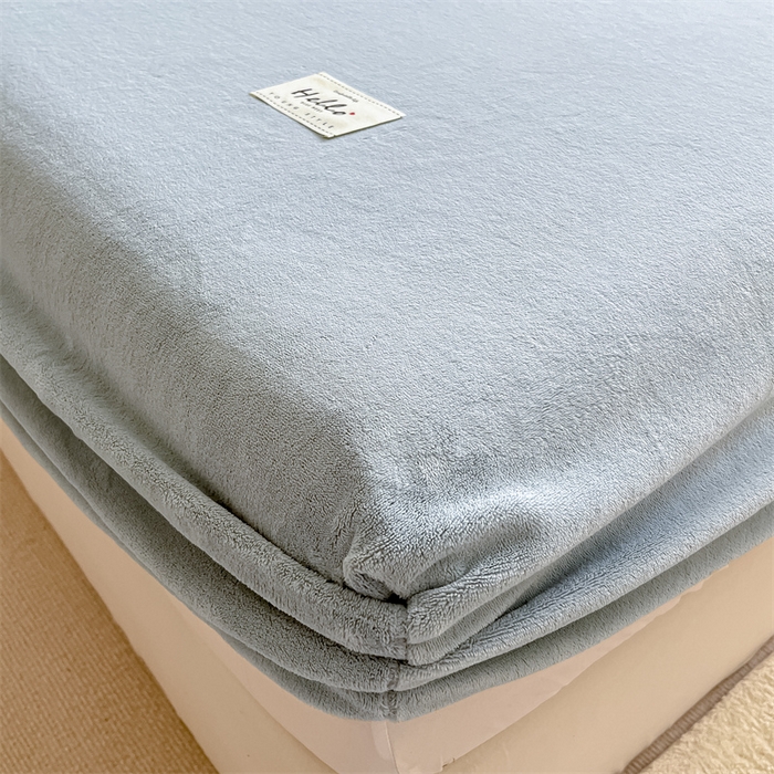 91家纺网 家纺一手货源 找家纺 857 2024新款纯色保暖高克重牛奶绒床笠 床笠-水蓝