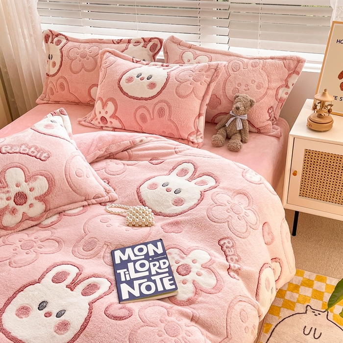 91家纺网 家纺一手货源 找家纺 慕尚家纺 2025新款高克重印花雪花绒被套单件 花花小兔