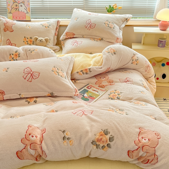 91家纺网 家纺一手货源 找家纺 慕尚家纺 2025新款高克重印花雪花绒被套单件 糯米熊