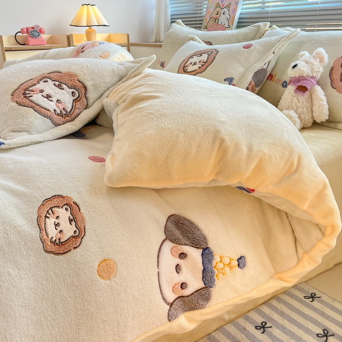 91家纺网 家纺一手货源 找家纺 慕尚家纺 2025新款高克重印花雪花绒被套单件 曲奇猫