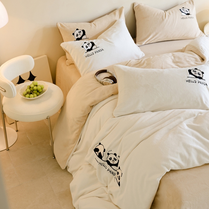 91家纺网 家纺一手货源 找家纺 （总）ONE TWO ONE 121 新品【牛奶绒刺绣四件套】2025毛毯被子四件套单件床单被套床笠珊瑚绒牛奶绒冬被法兰绒兔毛绒panda