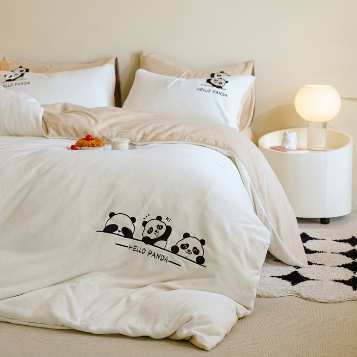 91家纺网 家纺一手货源 找家纺 （总）ONE TWO ONE 121 新品【牛奶绒刺绣四件套】2025毛毯被子四件套单件床单被套床笠珊瑚绒牛奶绒冬被法兰绒兔毛绒panda