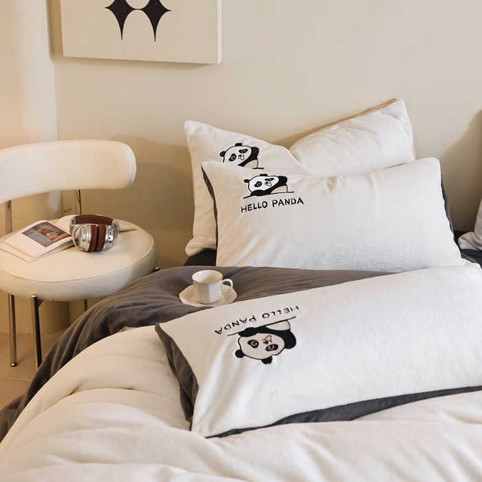 91家纺网 家纺一手货源 找家纺 ONE TWO ONE 121 新品【牛奶绒刺绣四件套】2025毛毯被子四件套单件床单被套床笠珊瑚绒牛奶绒冬被法兰绒兔毛绒panda panda-熊猫