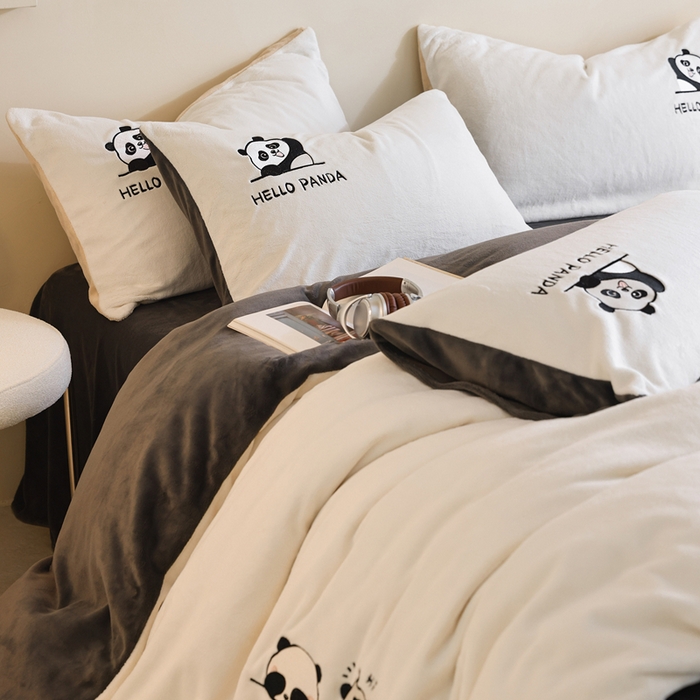 91家纺网 家纺一手货源 找家纺 ONE TWO ONE 121 新品【牛奶绒刺绣四件套】2025毛毯被子四件套单件床单被套床笠珊瑚绒牛奶绒冬被法兰绒兔毛绒panda panda-熊猫