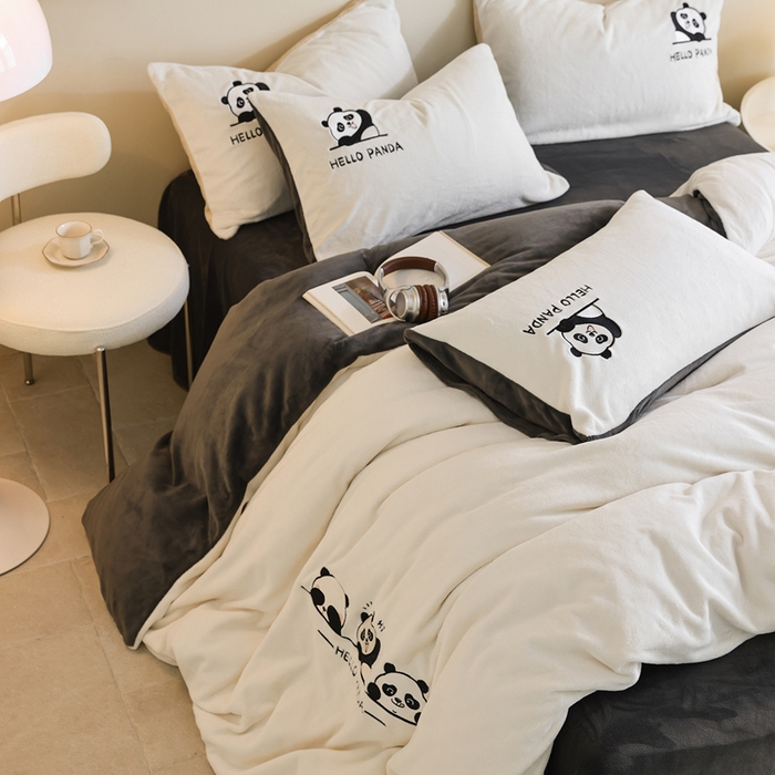 91家纺网 家纺一手货源 找家纺 ONE TWO ONE 121 新品【牛奶绒刺绣四件套】2025毛毯被子四件套单件床单被套床笠珊瑚绒牛奶绒冬被法兰绒兔毛绒panda panda-熊猫