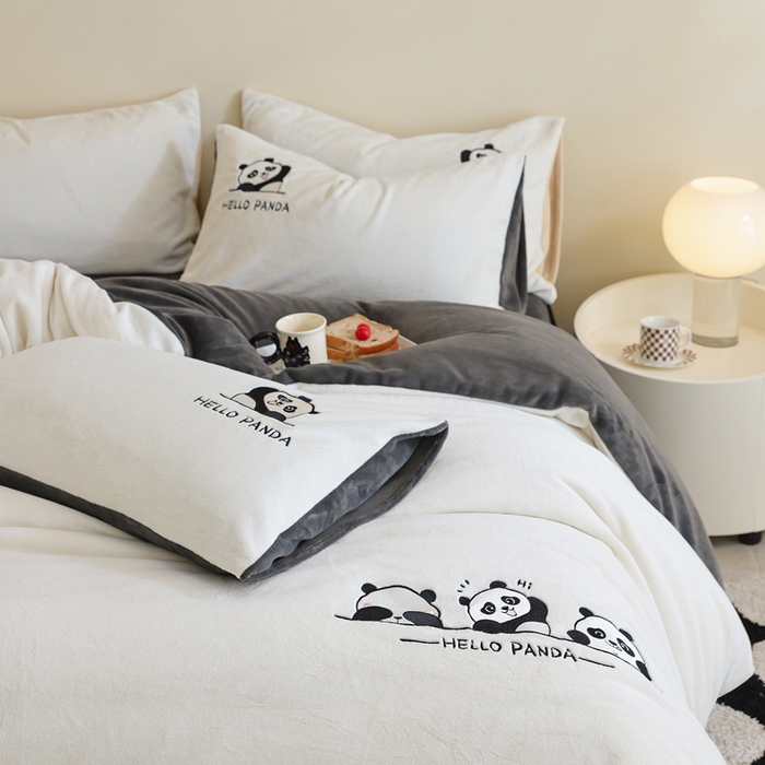 91家纺网 家纺一手货源 找家纺 ONE TWO ONE 121 新品【牛奶绒刺绣四件套】2025毛毯被子四件套单件床单被套床笠珊瑚绒牛奶绒冬被法兰绒兔毛绒panda panda-熊猫