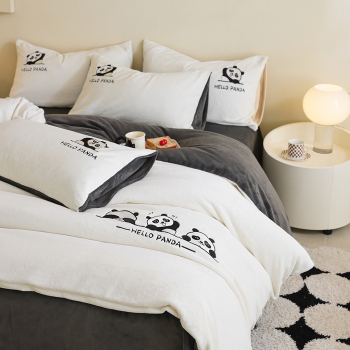 91家纺网 家纺一手货源 找家纺 ONE TWO ONE 121 新品【牛奶绒刺绣四件套】2025毛毯被子四件套单件床单被套床笠珊瑚绒牛奶绒冬被法兰绒兔毛绒panda panda-熊猫