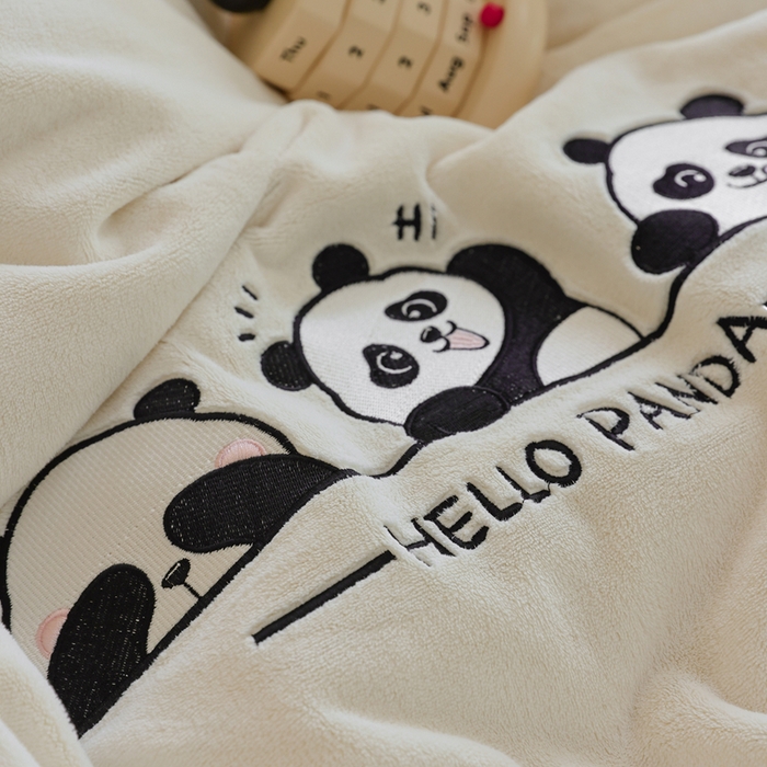 91家纺网 家纺一手货源 找家纺 ONE TWO ONE 121 新品【牛奶绒刺绣四件套】2025毛毯被子四件套单件床单被套床笠珊瑚绒牛奶绒冬被法兰绒兔毛绒panda panda-浅紫