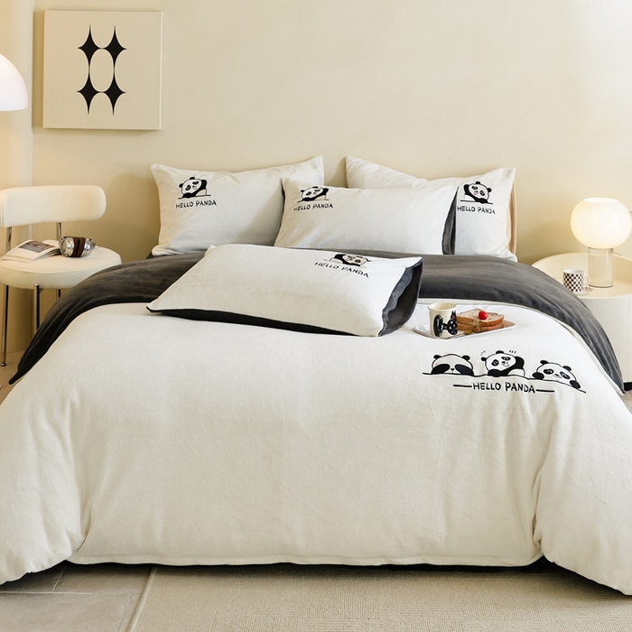 91家纺网 家纺一手货源 找家纺 ONE TWO ONE 121 新品【牛奶绒刺绣四件套】2025毛毯被子四件套单件床单被套床笠珊瑚绒牛奶绒冬被法兰绒兔毛绒panda panda-熊猫