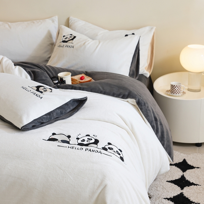 91家纺网 家纺一手货源 找家纺 ONE TWO ONE 121 新品【牛奶绒刺绣四件套】2025毛毯被子四件套单件床单被套床笠珊瑚绒牛奶绒冬被法兰绒兔毛绒panda panda-熊猫