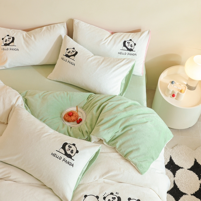 91家纺网 家纺一手货源 找家纺 ONE TWO ONE 121 新品【牛奶绒刺绣四件套】2025毛毯被子四件套单件床单被套床笠珊瑚绒牛奶绒冬被法兰绒兔毛绒panda panda-浅绿