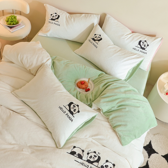 91家纺网 家纺一手货源 找家纺 ONE TWO ONE 121 新品【牛奶绒刺绣四件套】2025毛毯被子四件套单件床单被套床笠珊瑚绒牛奶绒冬被法兰绒兔毛绒panda panda-浅绿