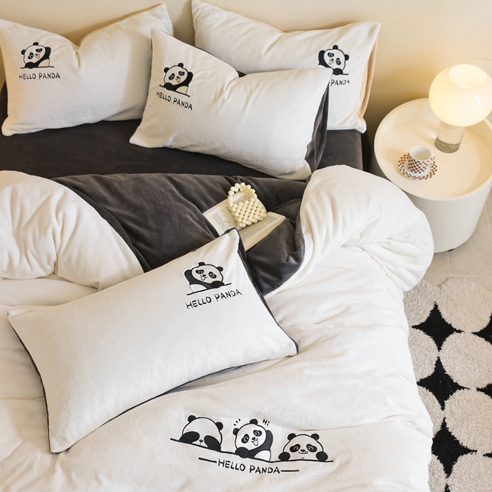 91家纺网 家纺一手货源 找家纺 ONE TWO ONE 121 新品【牛奶绒刺绣四件套】2025毛毯被子四件套单件床单被套床笠珊瑚绒牛奶绒冬被法兰绒兔毛绒panda panda-熊猫