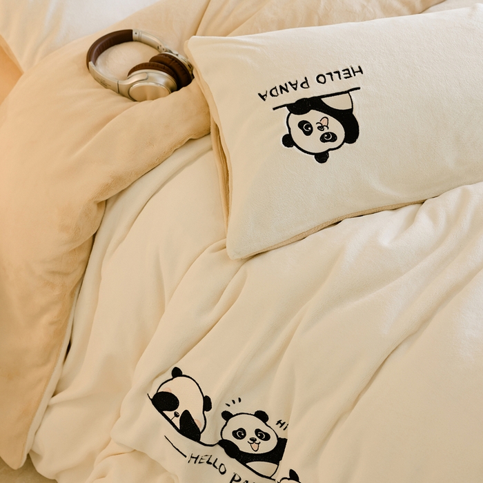 91家纺网 家纺一手货源 找家纺 （总）ONE TWO ONE 121 新品【牛奶绒刺绣四件套】2025毛毯被子四件套单件床单被套床笠珊瑚绒牛奶绒冬被法兰绒兔毛绒panda