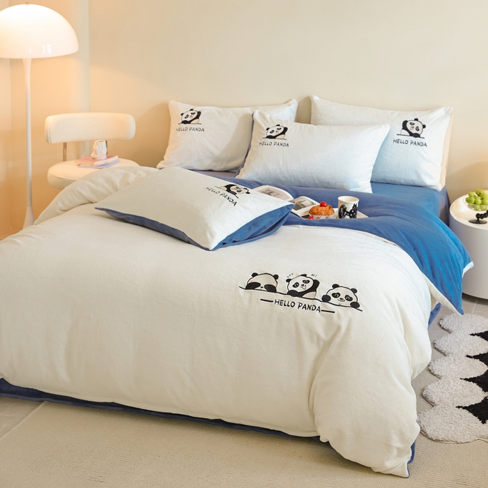 91家纺网 家纺一手货源 找家纺 ONE TWO ONE 121 新品【牛奶绒刺绣四件套】2025毛毯被子四件套单件床单被套床笠珊瑚绒牛奶绒冬被法兰绒兔毛绒panda panda-雾蓝