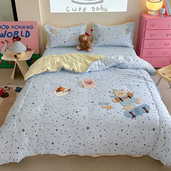 91家纺网 家纺一手货源 找家纺 （总）澜妃 2025新款学生季加厚水洗棉软fufu可爱毛巾绣秋冬被被子被芯床盖（小红书爆款）