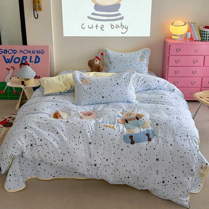 91家纺网 家纺一手货源 找家纺 （总）澜妃 2025新款学生季加厚水洗棉软fufu可爱毛巾绣秋冬被被子被芯床盖（小红书爆款）