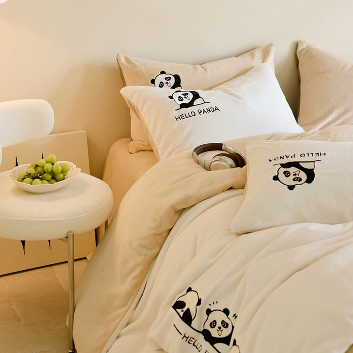 91家纺网 家纺一手货源 找家纺 ONE TWO ONE 121 新品【牛奶绒刺绣四件套】2025毛毯被子四件套单件床单被套床笠珊瑚绒牛奶绒冬被法兰绒兔毛绒panda panda-白咖