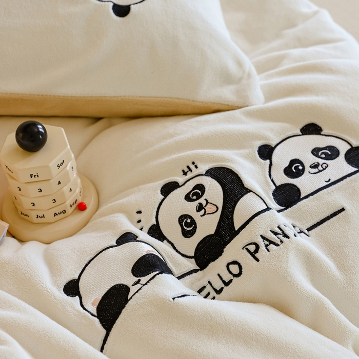 91家纺网 家纺一手货源 找家纺 ONE TWO ONE 121 新品【牛奶绒刺绣四件套】2025毛毯被子四件套单件床单被套床笠珊瑚绒牛奶绒冬被法兰绒兔毛绒panda panda-白咖