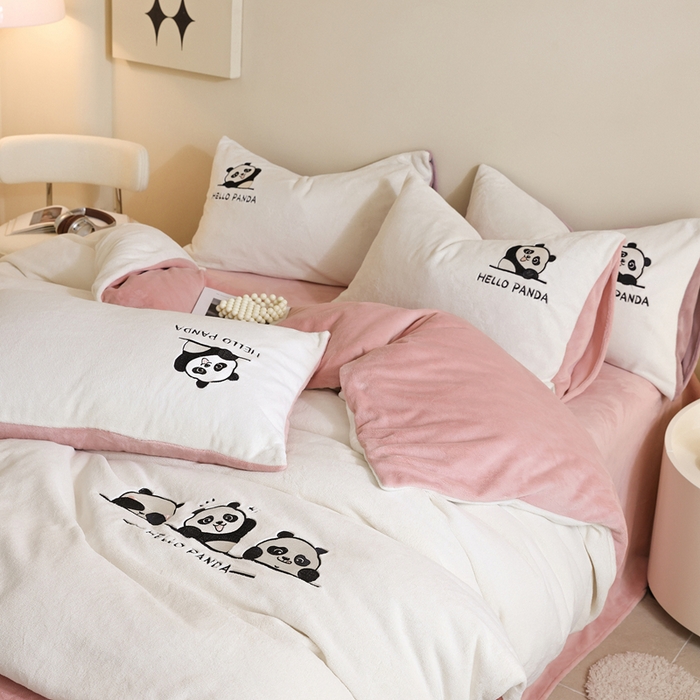 91家纺网 家纺一手货源 找家纺 ONE TWO ONE 121 新品【牛奶绒刺绣四件套】2025毛毯被子四件套单件床单被套床笠珊瑚绒牛奶绒冬被法兰绒兔毛绒panda panda-橘粉