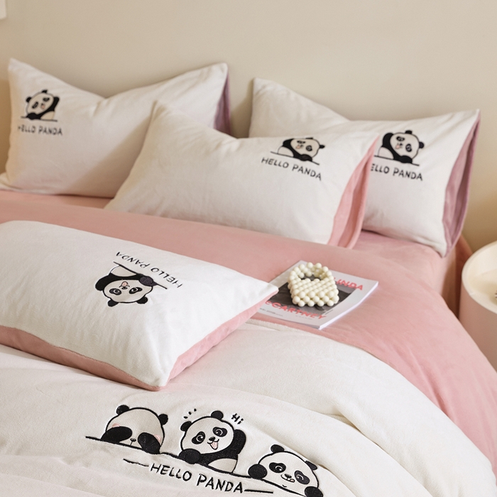 91家纺网 家纺一手货源 找家纺 ONE TWO ONE 121 新品【牛奶绒刺绣四件套】2025毛毯被子四件套单件床单被套床笠珊瑚绒牛奶绒冬被法兰绒兔毛绒panda panda-橘粉