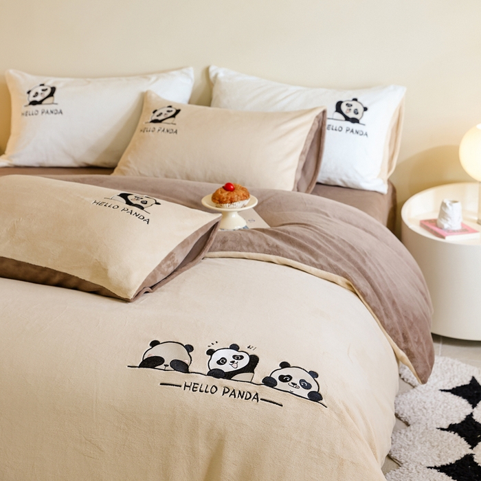 91家纺网 家纺一手货源 找家纺 ONE TWO ONE 121 新品【牛奶绒刺绣四件套】2025毛毯被子四件套单件床单被套床笠珊瑚绒牛奶绒冬被法兰绒兔毛绒panda panda-深咖