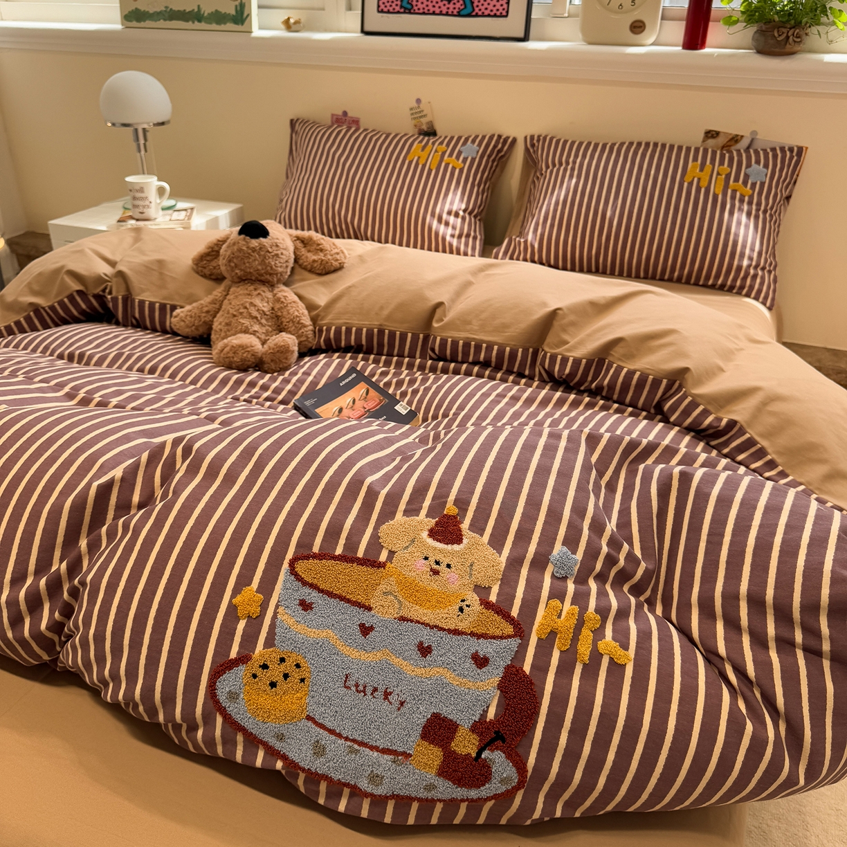 91家纺网 家纺一手货源 找家纺 慕尚家纺 2025新款全棉磨毛毛巾绣四件套 布丁狗