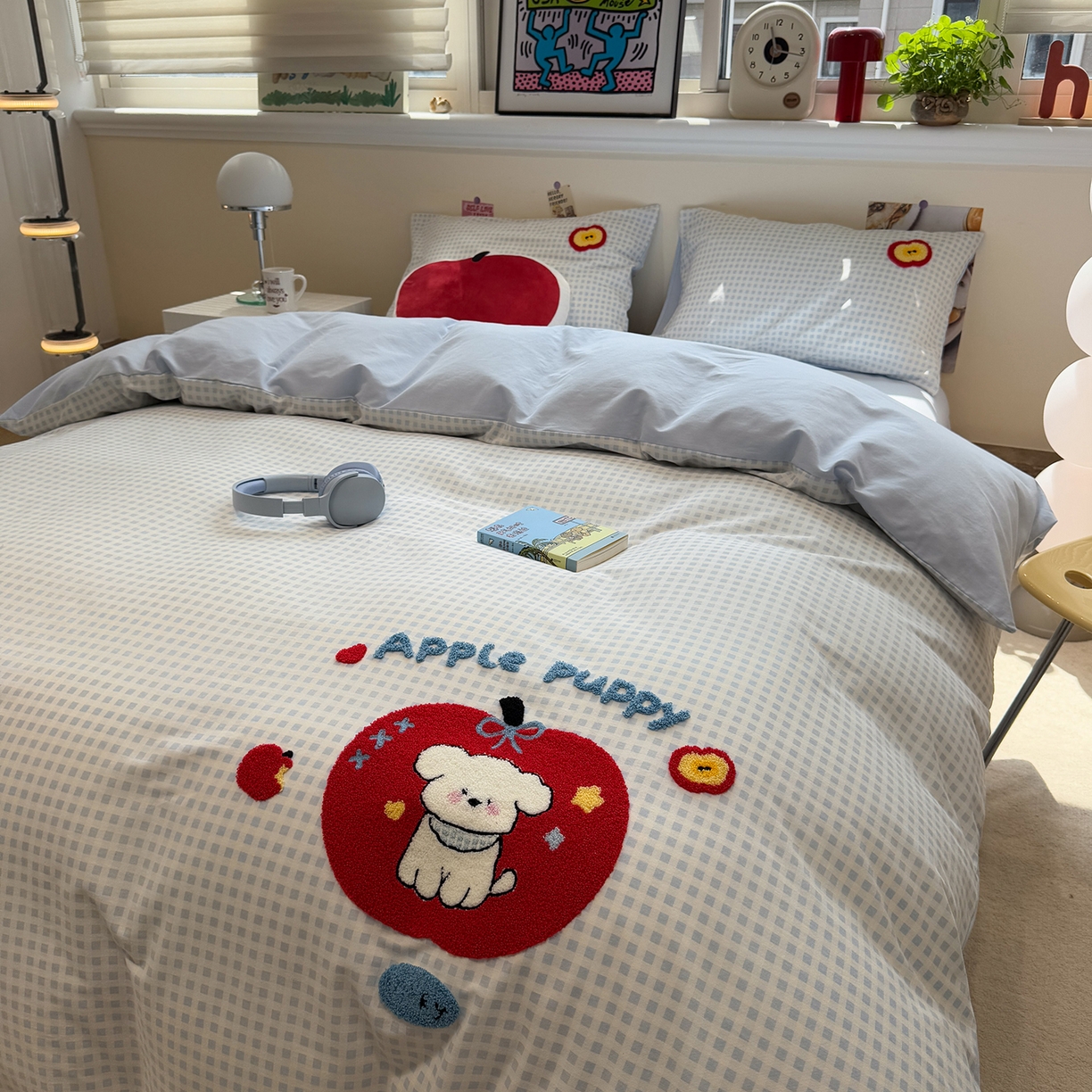 91家纺网 家纺一手货源 找家纺 慕尚家纺 2025新款全棉磨毛毛巾绣四件套 红苹果比熊