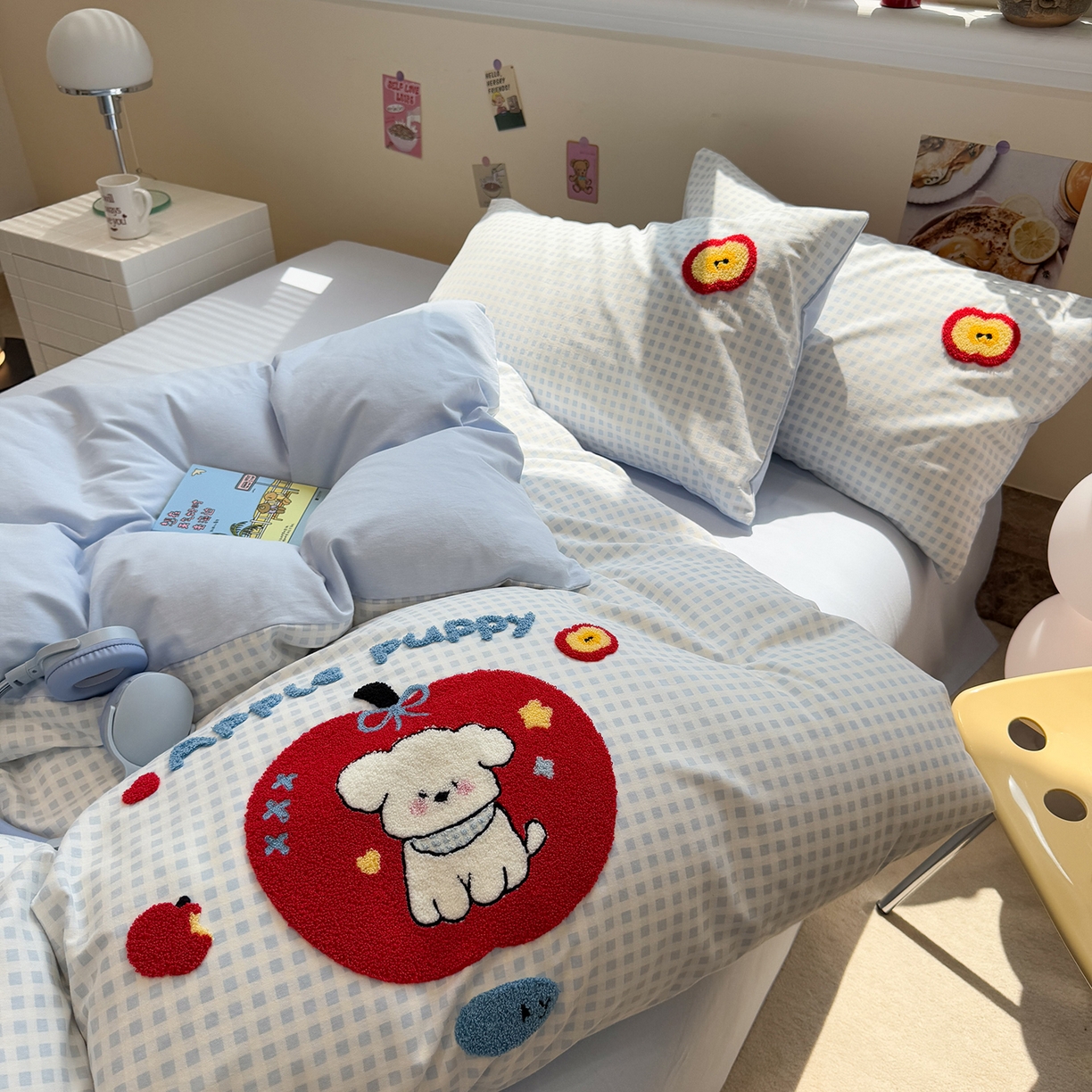 91家纺网 家纺一手货源 找家纺 慕尚家纺 2025新款全棉磨毛毛巾绣四件套 红苹果比熊