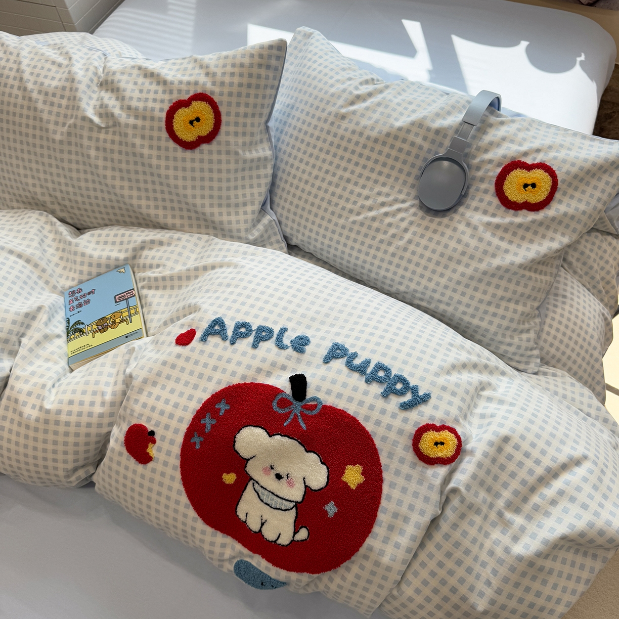 91家纺网 家纺一手货源 找家纺 慕尚家纺 2025新款全棉磨毛毛巾绣单被套 红苹果比熊