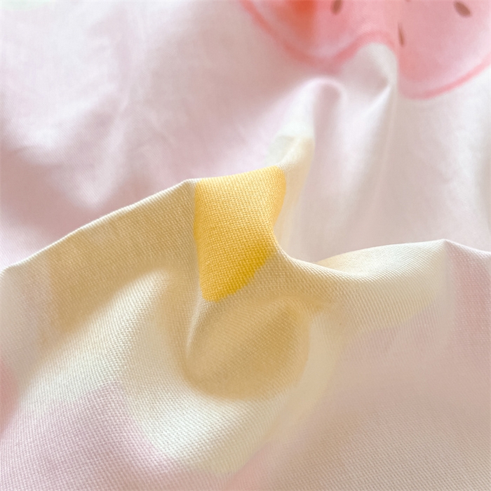 91家纺网 家纺一手货源 找家纺 澜妃 2025春夏新款12868全棉纯棉印花单被套 草莓酸奶-粉