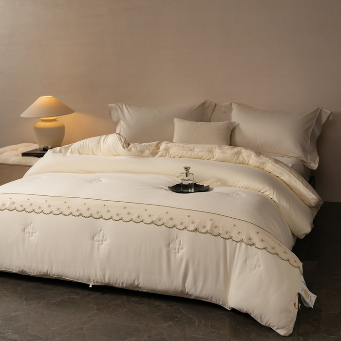 91家纺网 家纺一手货源 找家纺 丽卡家纺 2025新款柏林蚕丝花边子母被被子被芯 柏林蚕丝花边子母被-米金色