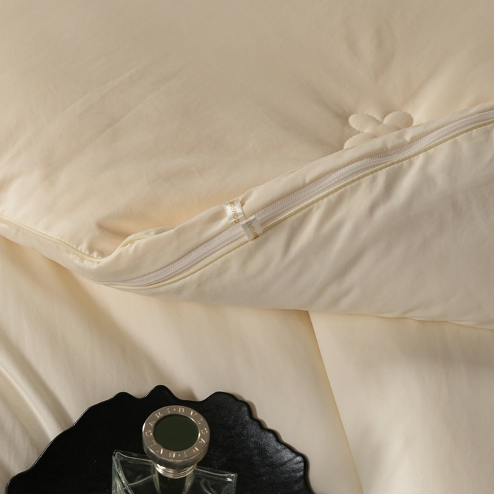 91家纺网 家纺一手货源 找家纺 丽卡家纺 2025新款柏林蚕丝花边子母被被子被芯 柏林蚕丝花边子母被-米金色