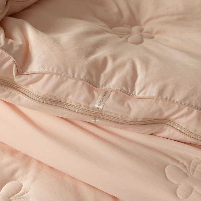 91家纺网 家纺一手货源 找家纺 丽卡家纺 2025新款柏林蚕丝花边子母被被子被芯 柏林蚕丝花边子母被-香槟色