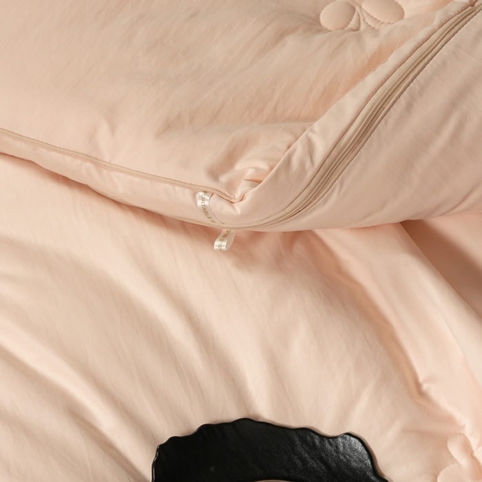 91家纺网 家纺一手货源 找家纺 丽卡家纺 2025新款柏林蚕丝花边子母被被子被芯 柏林蚕丝花边子母被-香槟色