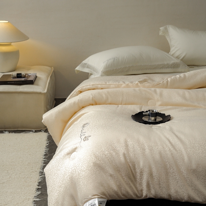 91家纺网 家纺一手货源 找家纺 （总）丽卡家纺 2025新款未来之光蚕丝被被子被芯（特殊尺寸/加厚款接受下单定制）