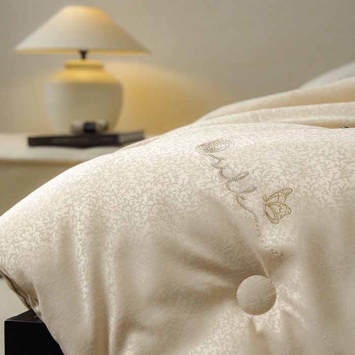 91家纺网 家纺一手货源 找家纺 （总）丽卡家纺 2025新款未来之光蚕丝被被子被芯（特殊尺寸/加厚款接受下单定制）