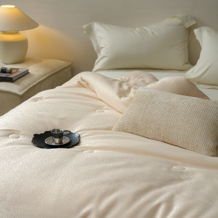 91家纺网 家纺一手货源 找家纺 （总）丽卡家纺 2025新款未来之光蚕丝被被子被芯（特殊尺寸/加厚款接受下单定制）