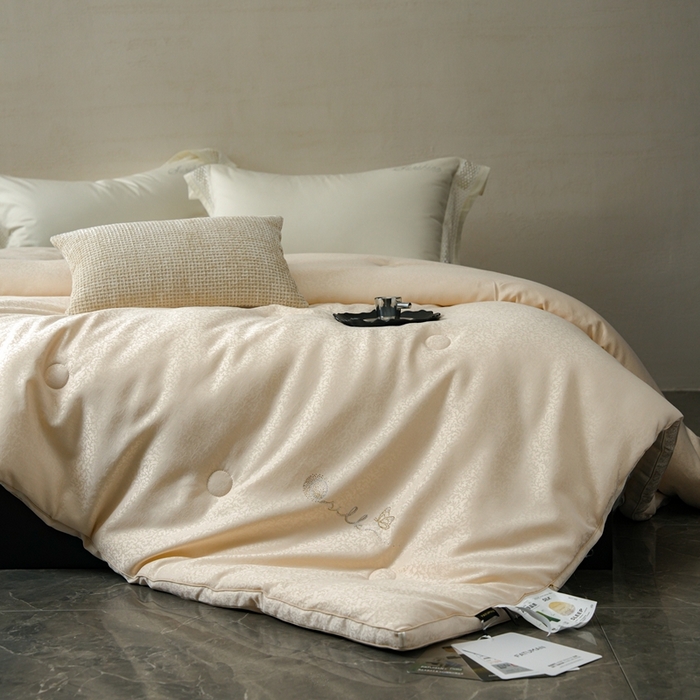 91家纺网 家纺一手货源 找家纺 丽卡家纺 2025新款未来之光蚕丝被被子被芯（特殊尺寸/加厚款接受下单定制） 未来之光蚕丝被-卡其色
