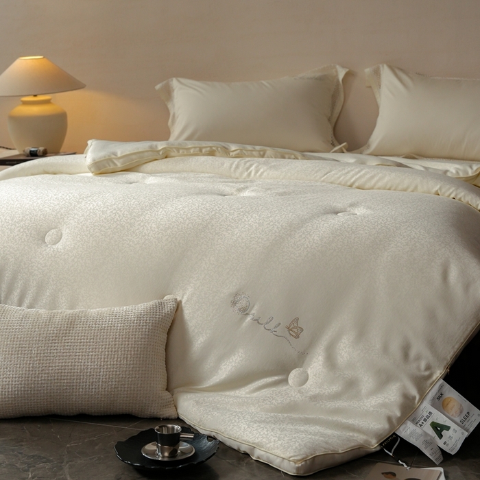 91家纺网 家纺一手货源 找家纺 丽卡家纺 2025新款未来之光蚕丝被被子被芯（特殊尺寸/加厚款接受下单定制） 未来之光蚕丝被-米白色