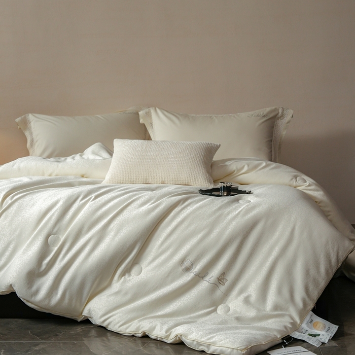 91家纺网 家纺一手货源 找家纺 丽卡家纺 2025新款未来之光蚕丝被被子被芯（特殊尺寸/加厚款接受下单定制） 未来之光蚕丝被-米白色