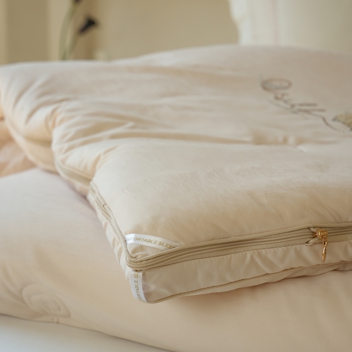 91家纺网 家纺一手货源 找家纺 丽卡家纺 2025新款繁花羊绒蚕丝子母被被子被芯 繁花羊绒蚕丝子母被-卡其