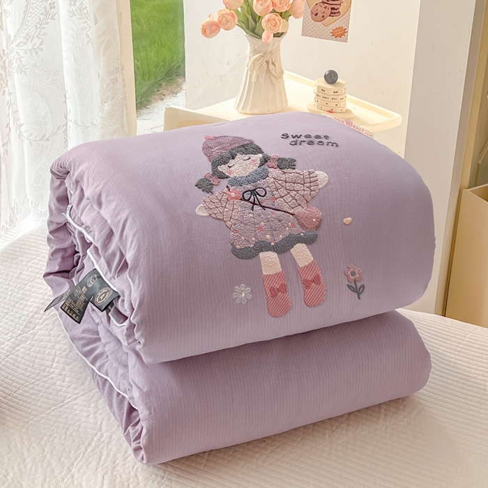 91家纺网 家纺一手货源 找家纺 漫仙阁家纺 2025年新款烫画糯糯棉被子春秋被冬被 单人双人被子 邻家女孩