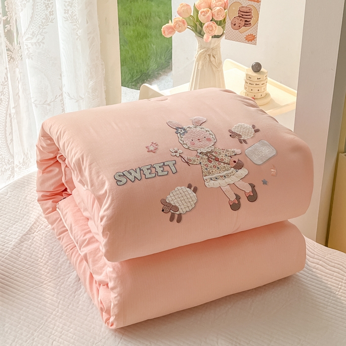 91家纺网 家纺一手货源 找家纺 漫仙阁家纺 2025年新款烫画糯糯棉被子春秋被冬被 单人双人被子 兔小姐